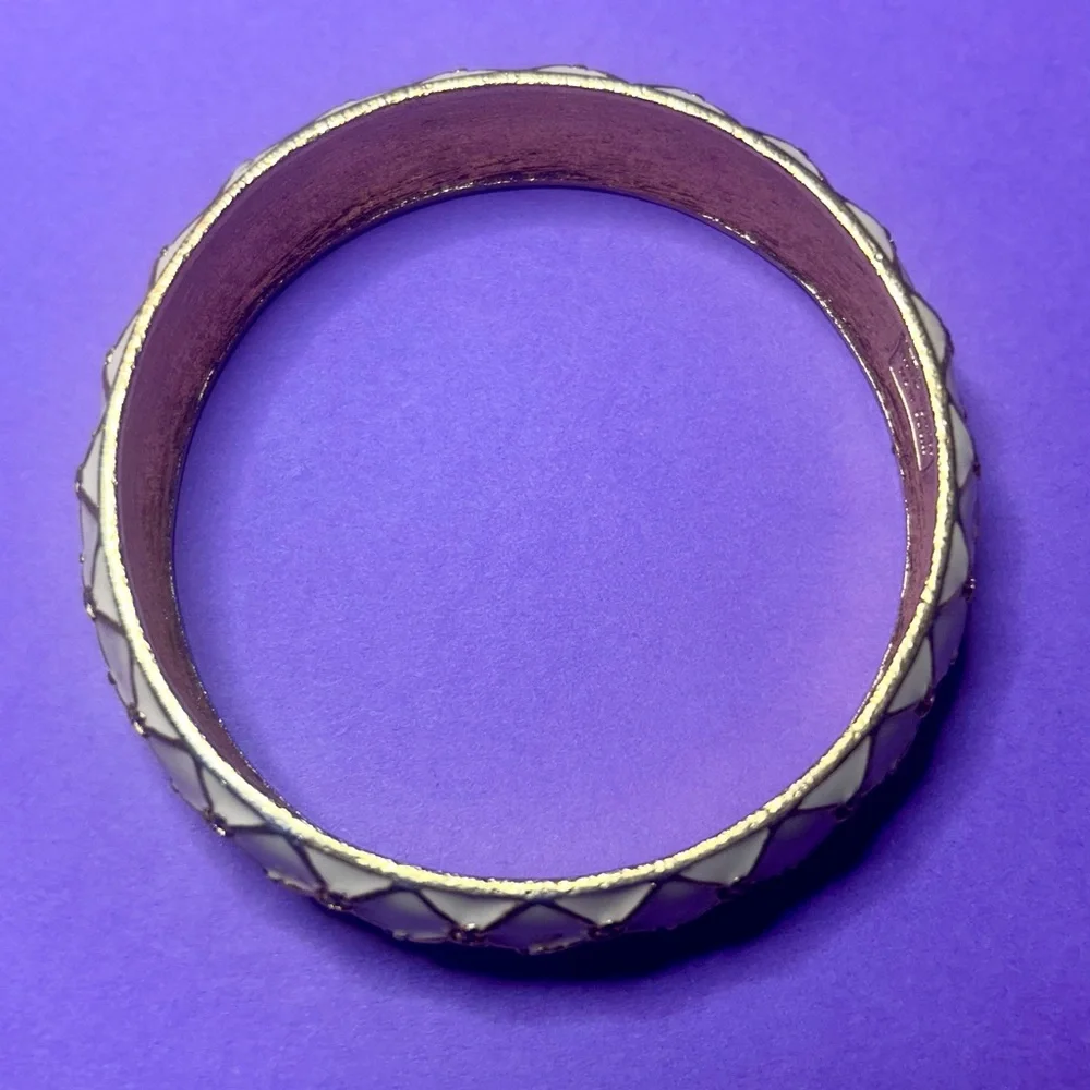 Kate Spade New York Cream and Gold Tone Lattice Bangle Bracelet, NWOT, Designer